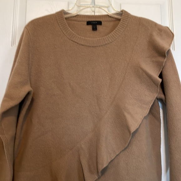 J. Crew Sweaters - Women’s J. Crew Sz L tan 100% merino wool sweater diagonal ruffle long sleeved